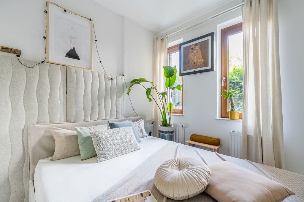 3-bedroom apartment with a large garden – 11