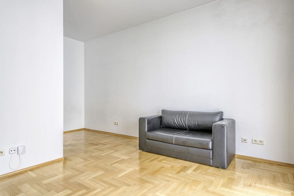 Studio with the option to create 2 rooms – 9