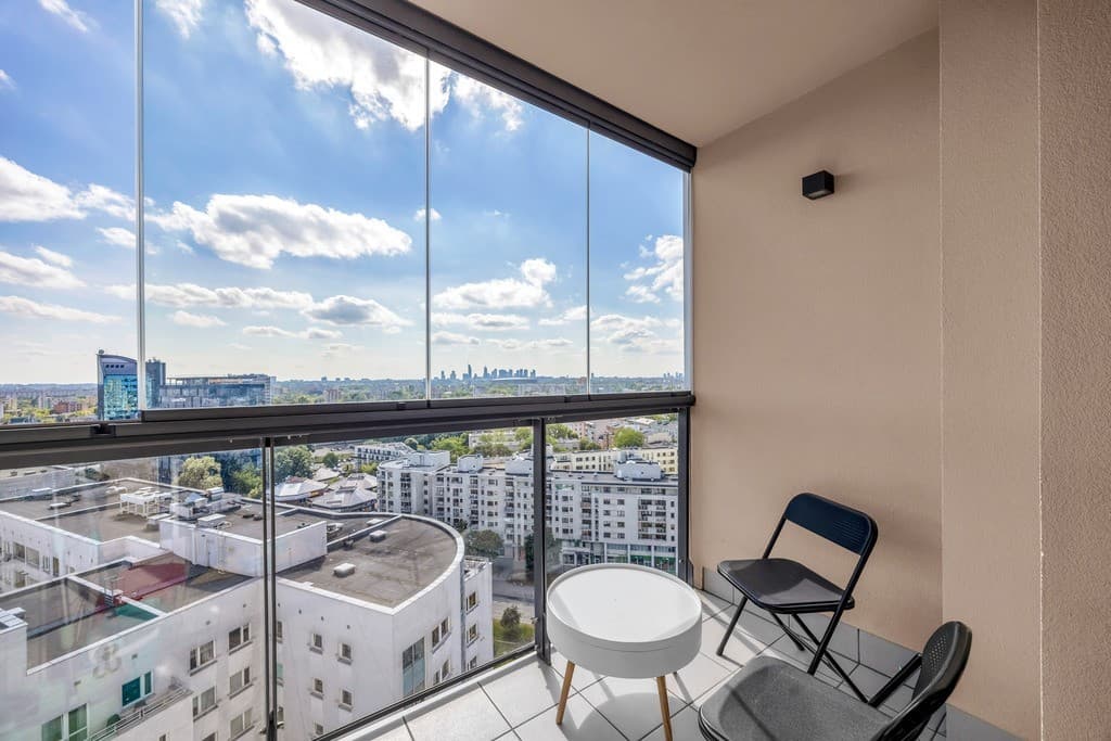 Stunning apartment with panoramic Warsaw views – 13