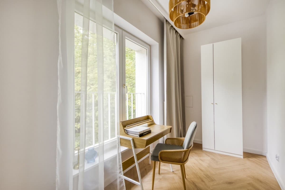 Stylish renovated apartment in vibrant Ochota area – 12
