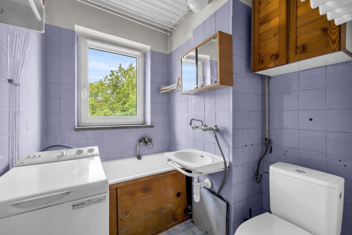 Renovation-ready apartment in tranquil Bielany – 11