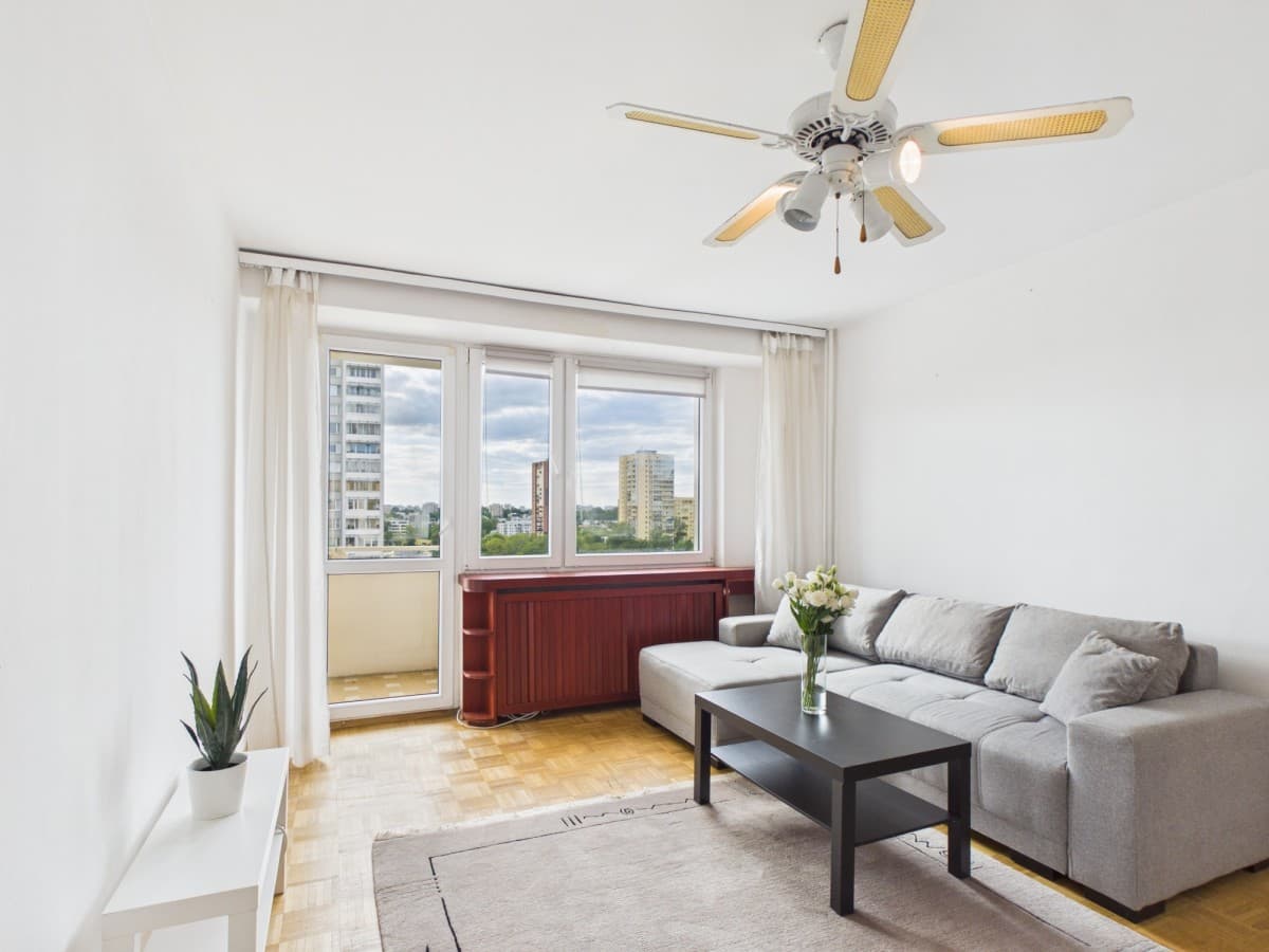 Spacious 3-room flat in green Żoliborz locale – 1