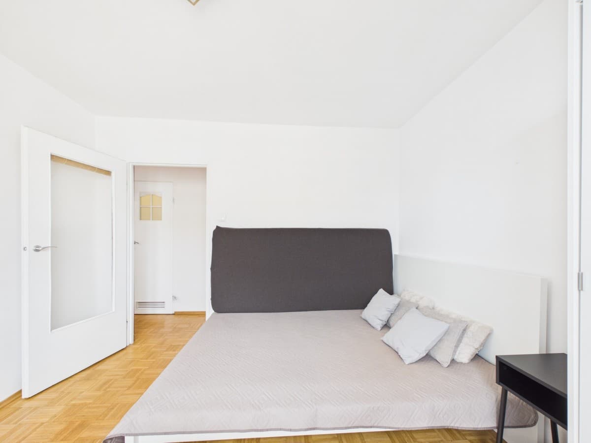 Spacious 3-room flat in green Żoliborz locale – 5