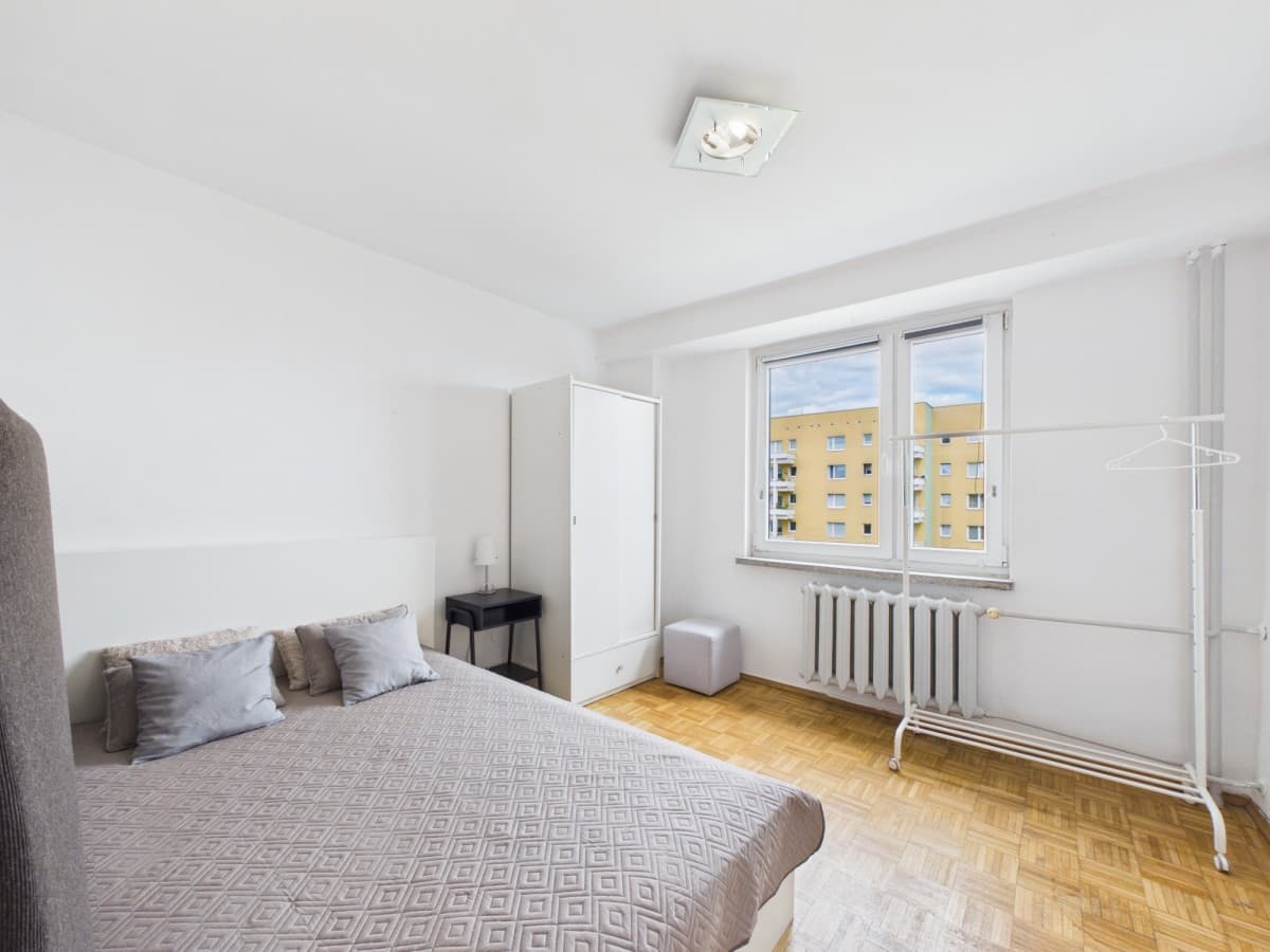Spacious 3-room flat in green Żoliborz locale – 6