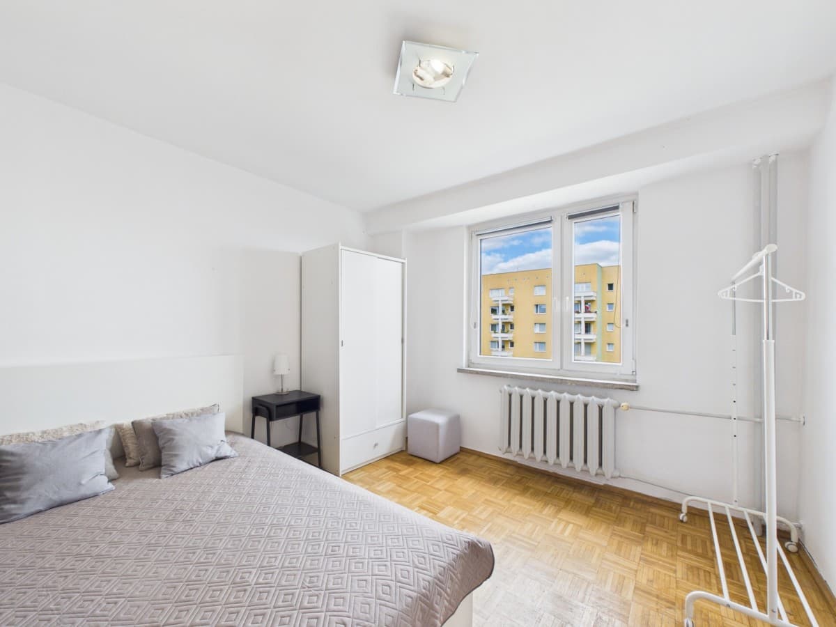 Spacious 3-room flat in green Żoliborz locale – 7