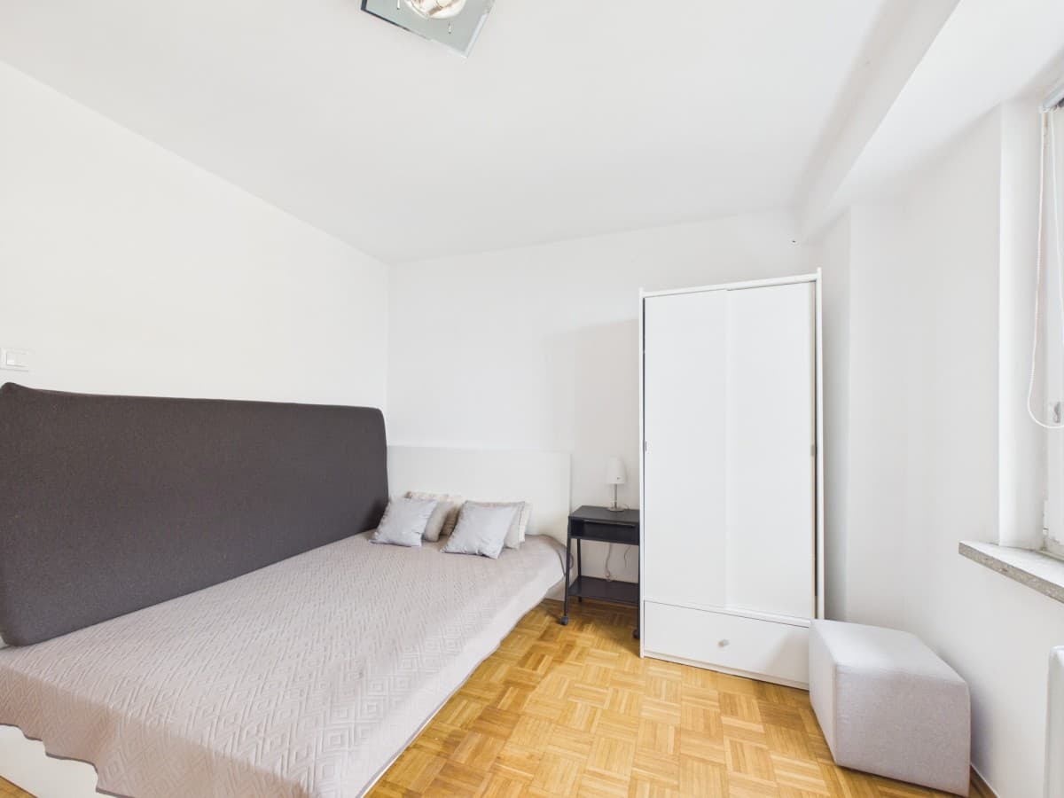 Spacious 3-room flat in green Żoliborz locale – 8