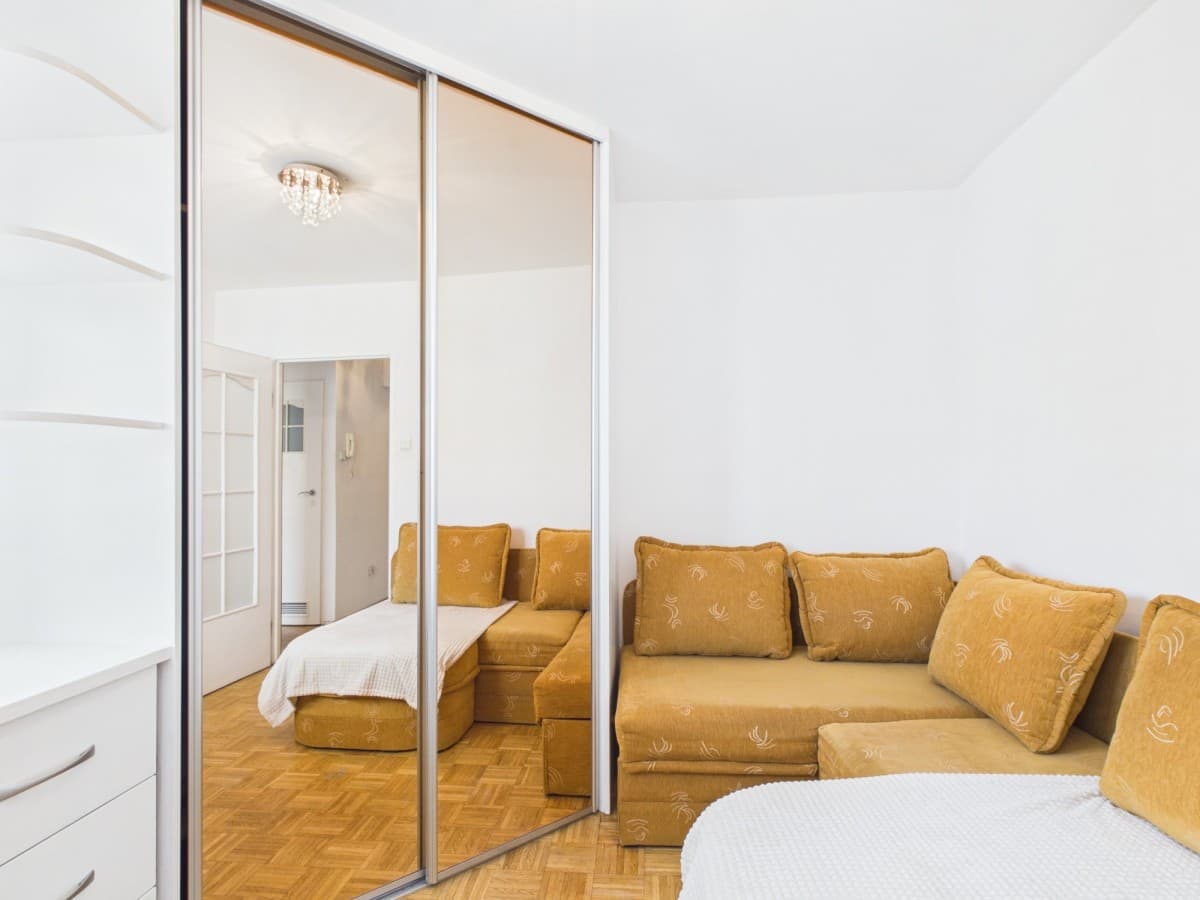 Spacious 3-room flat in green Żoliborz locale – 11