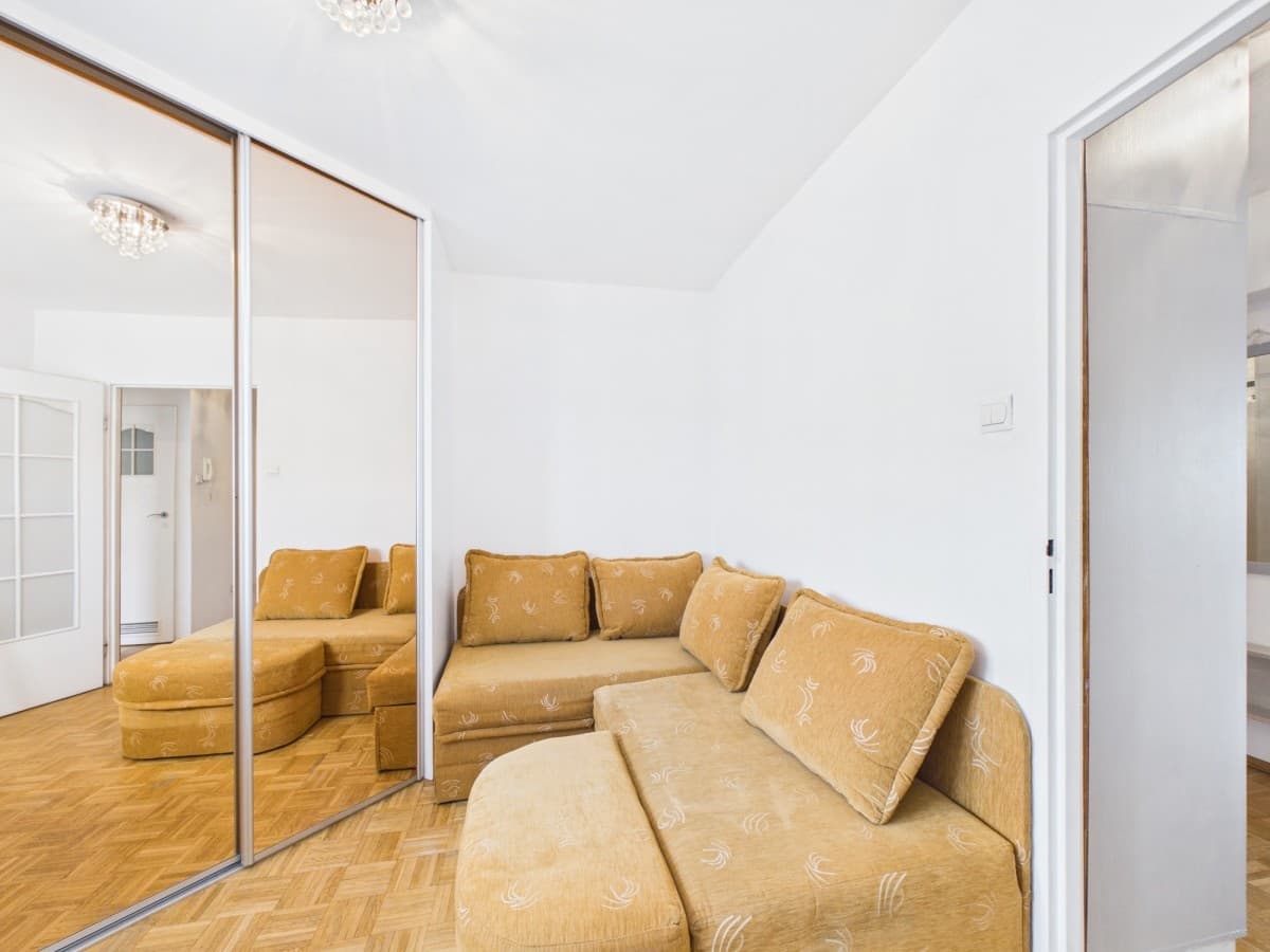 Spacious 3-room flat in green Żoliborz locale – 12