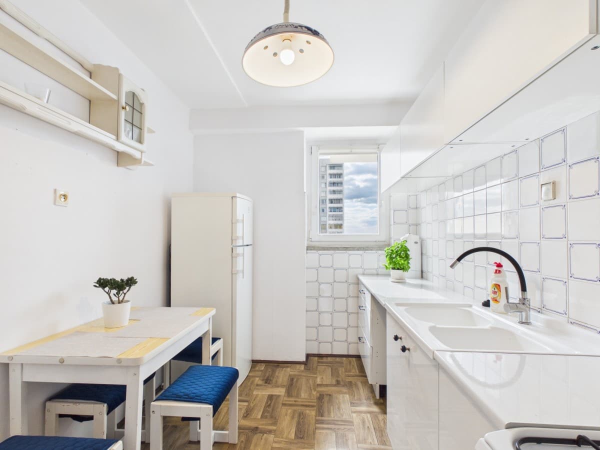 Spacious 3-room flat in green Żoliborz locale – 13