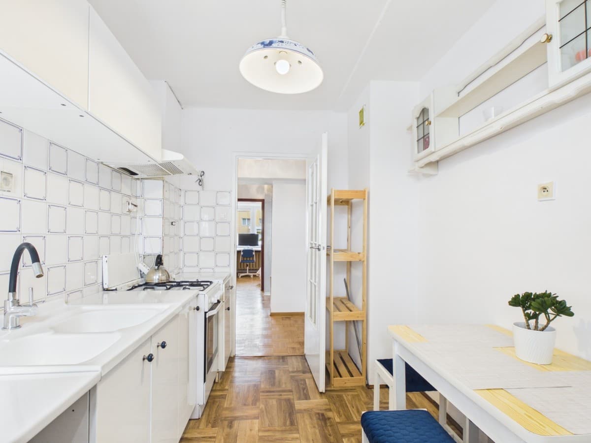 Spacious 3-room flat in green Żoliborz locale – 14