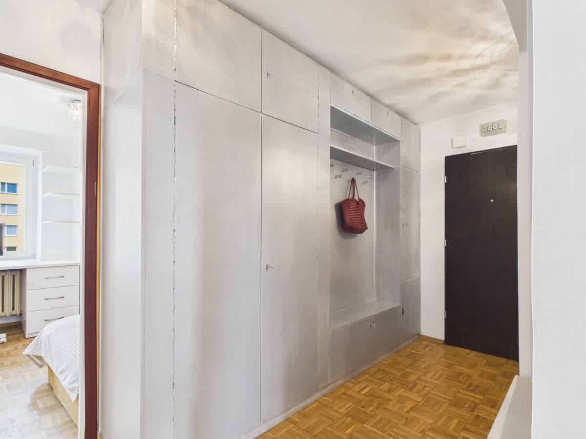 Spacious 3-room flat in green Żoliborz locale – 22
