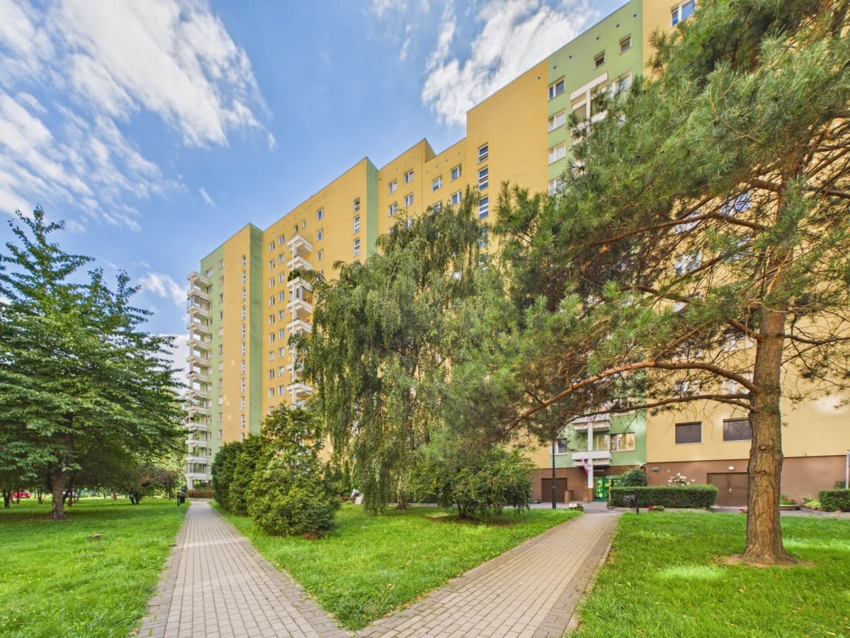 Spacious 3-room flat in green Żoliborz locale – 27