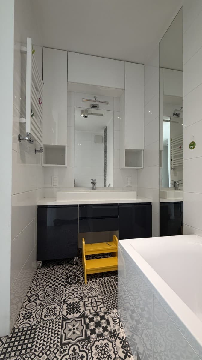 Spacious 4-room apartment near Metro Imielin – 5