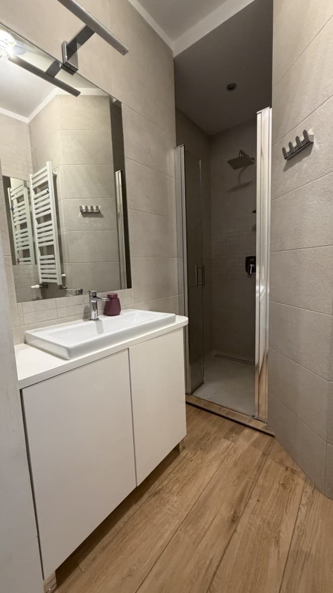 Spacious 4-room apartment near Metro Imielin – 6