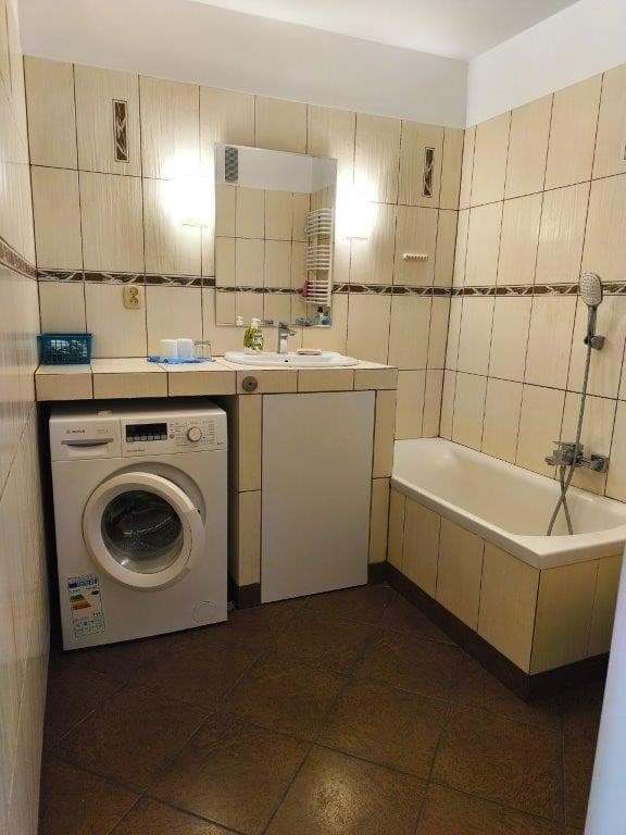 Freshly renovated 3-room apartment near metro – 10