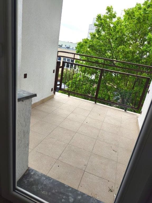 Freshly renovated 3-room apartment near metro – 11