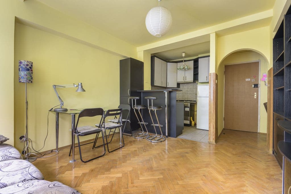 Cozy 2-room apartment with balcony in Muranów – 5