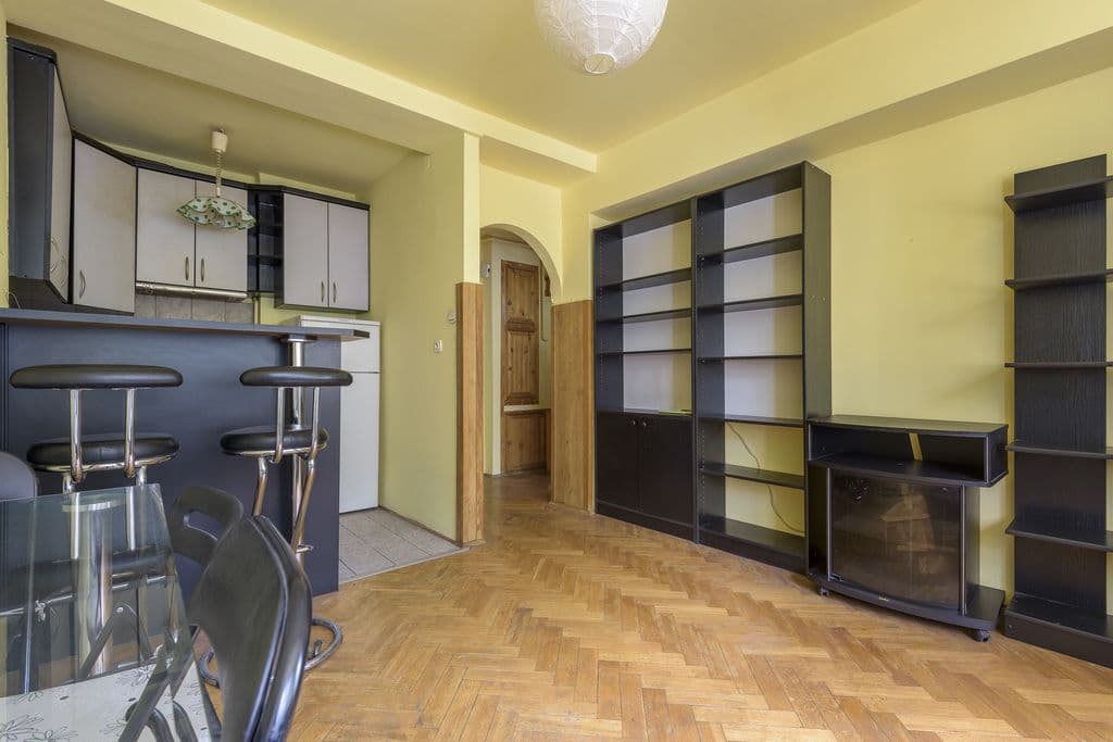 Cozy 2-room apartment with balcony in Muranów – 6
