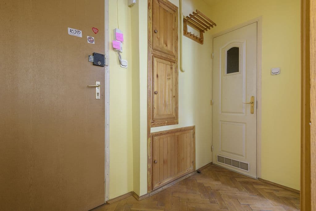 Cozy 2-room apartment with balcony in Muranów – 8