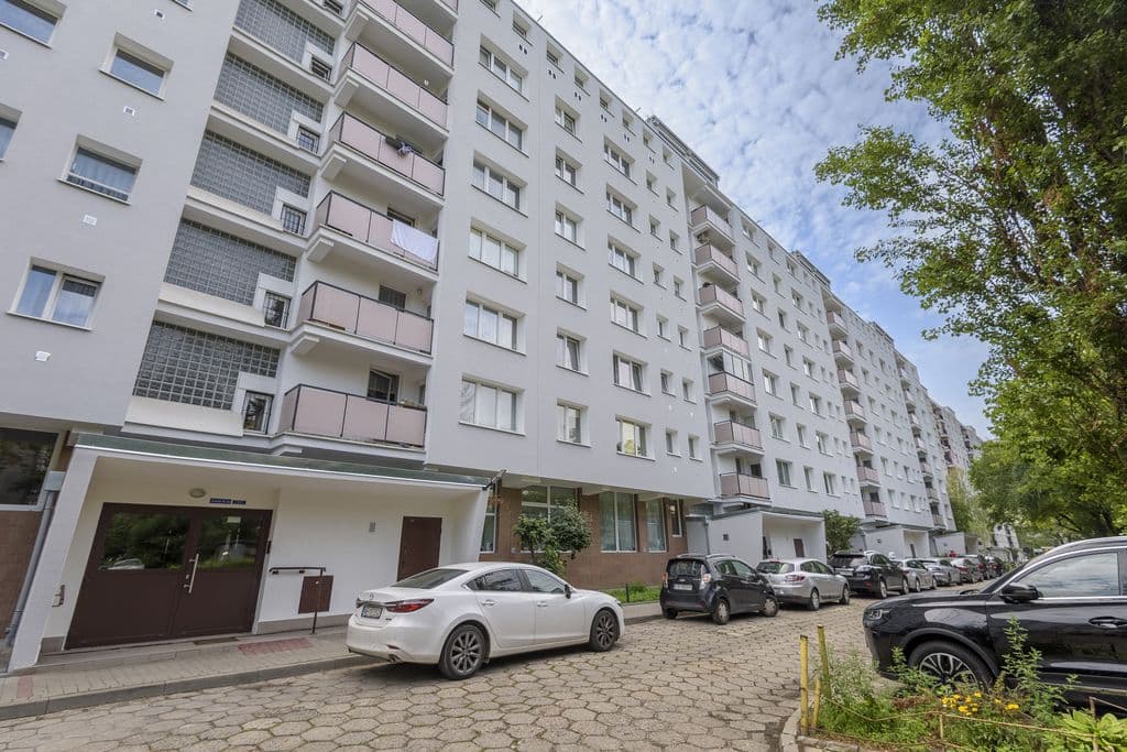 Cozy 2-room apartment with balcony in Muranów – 14
