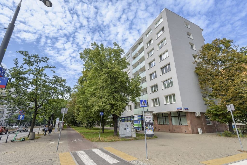 Cozy 2-room apartment with balcony in Muranów – 15