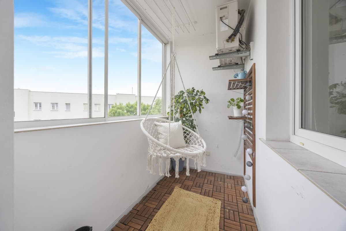Spacious 3-room apartment with loggia in Bemowo – 8