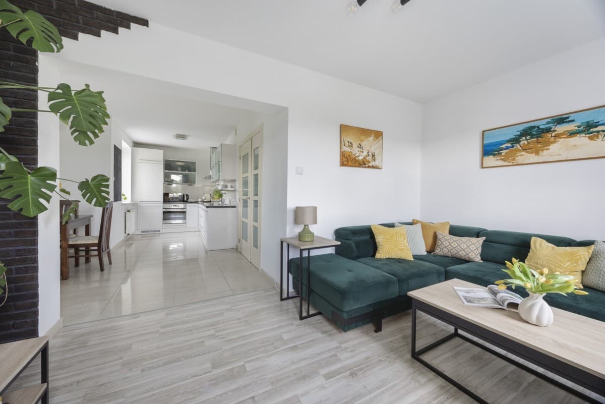 Spacious 3-room apartment with loggia in Bemowo – 1
