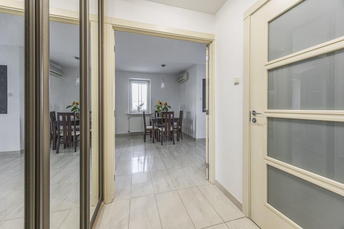 Spacious 3-room apartment with loggia in Bemowo – 14