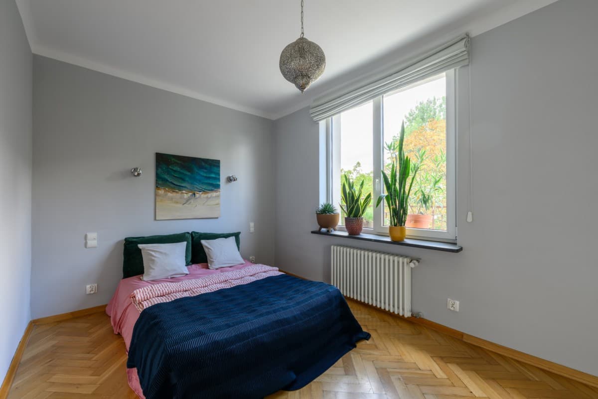 Light-filled top-floor apartment with panoramic tree views – 3
