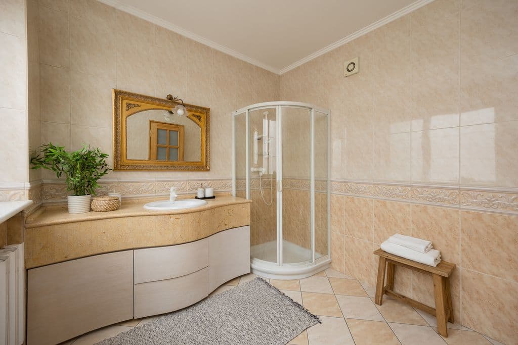 Spacious family home with garden in green Bemowo – 10