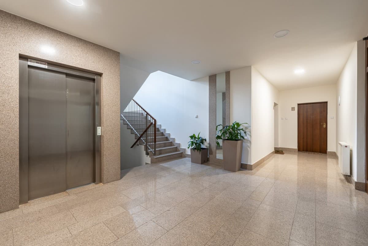 Elegant 3-room apartment with private garden in Wilanów – 18