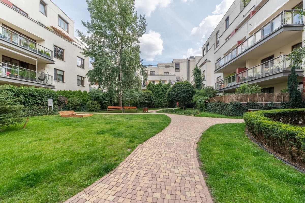 Elegant 3-room apartment with private garden in Wilanów – 19