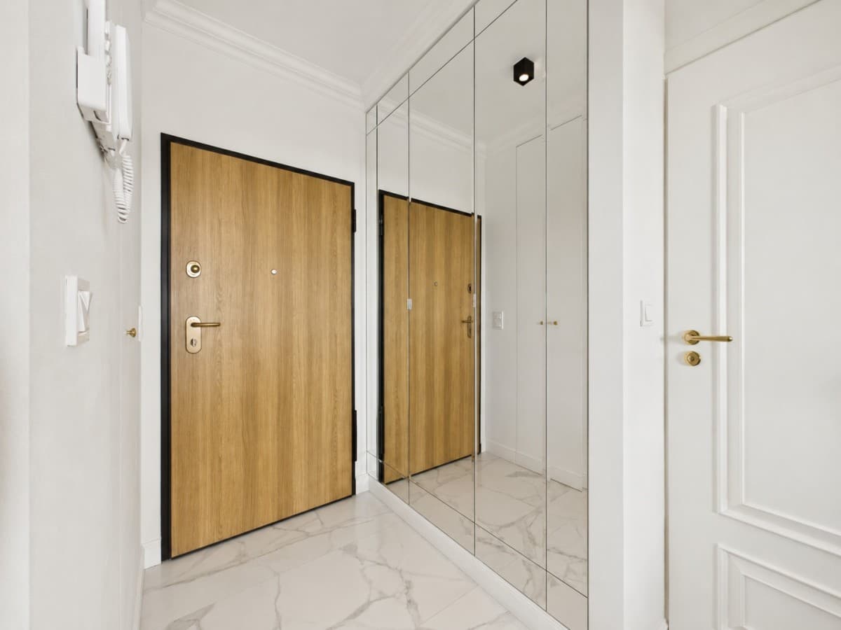Elegant apartment with panoramic views of Warsaw – 16