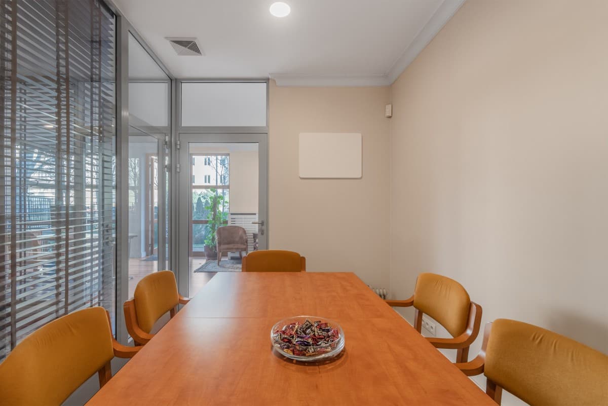 Modern office space with separate street access – 4