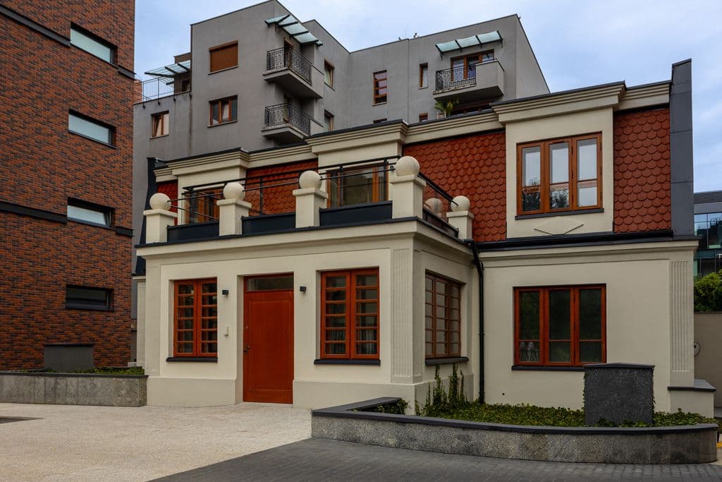 Historic villa with modern office space for rent – 1