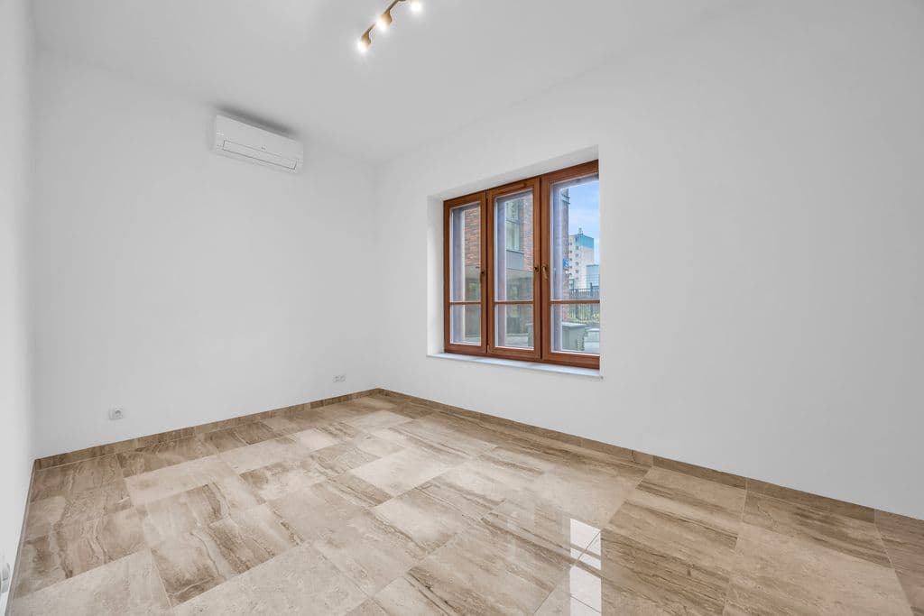 Historic villa with modern office space for rent – 6