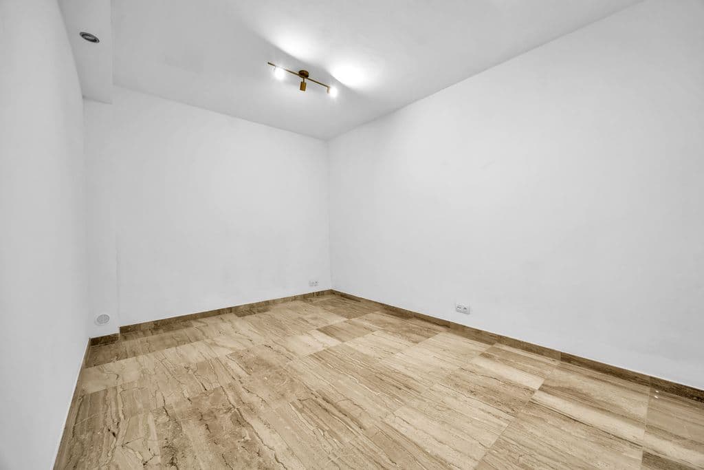 Historic villa with modern office space for rent – 11