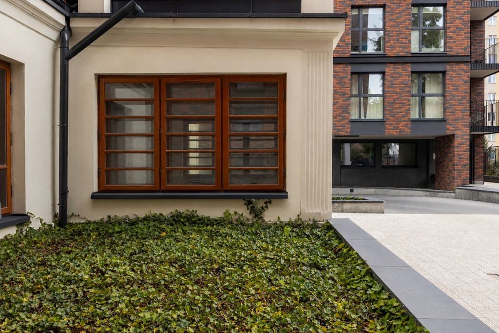 Historic villa with modern office space for rent – 15