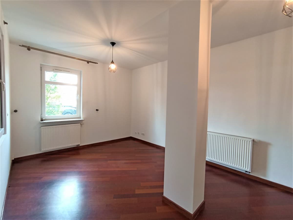 Adapted residential space with commercial potential – 6