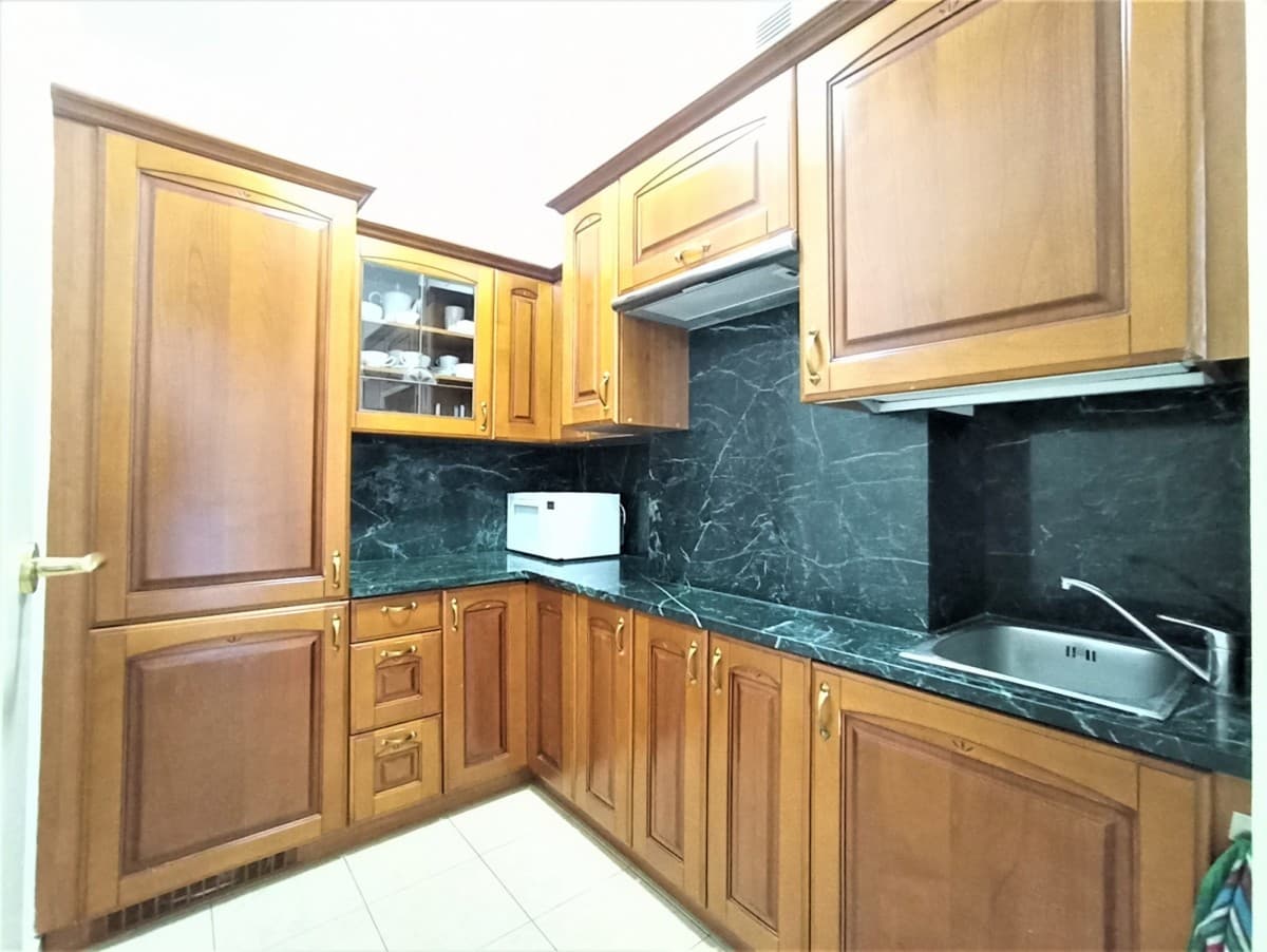 Adapted residential space with commercial potential – 8