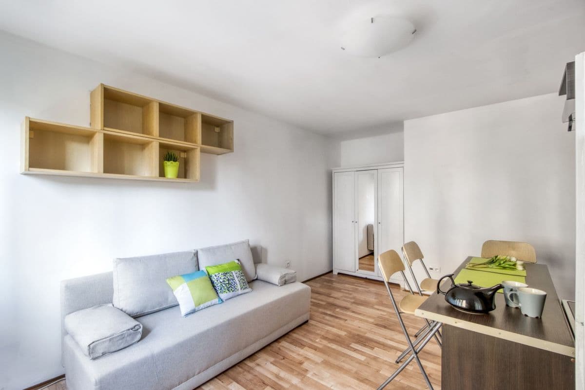 Quiet 2-room apartment in central Warsaw – 4