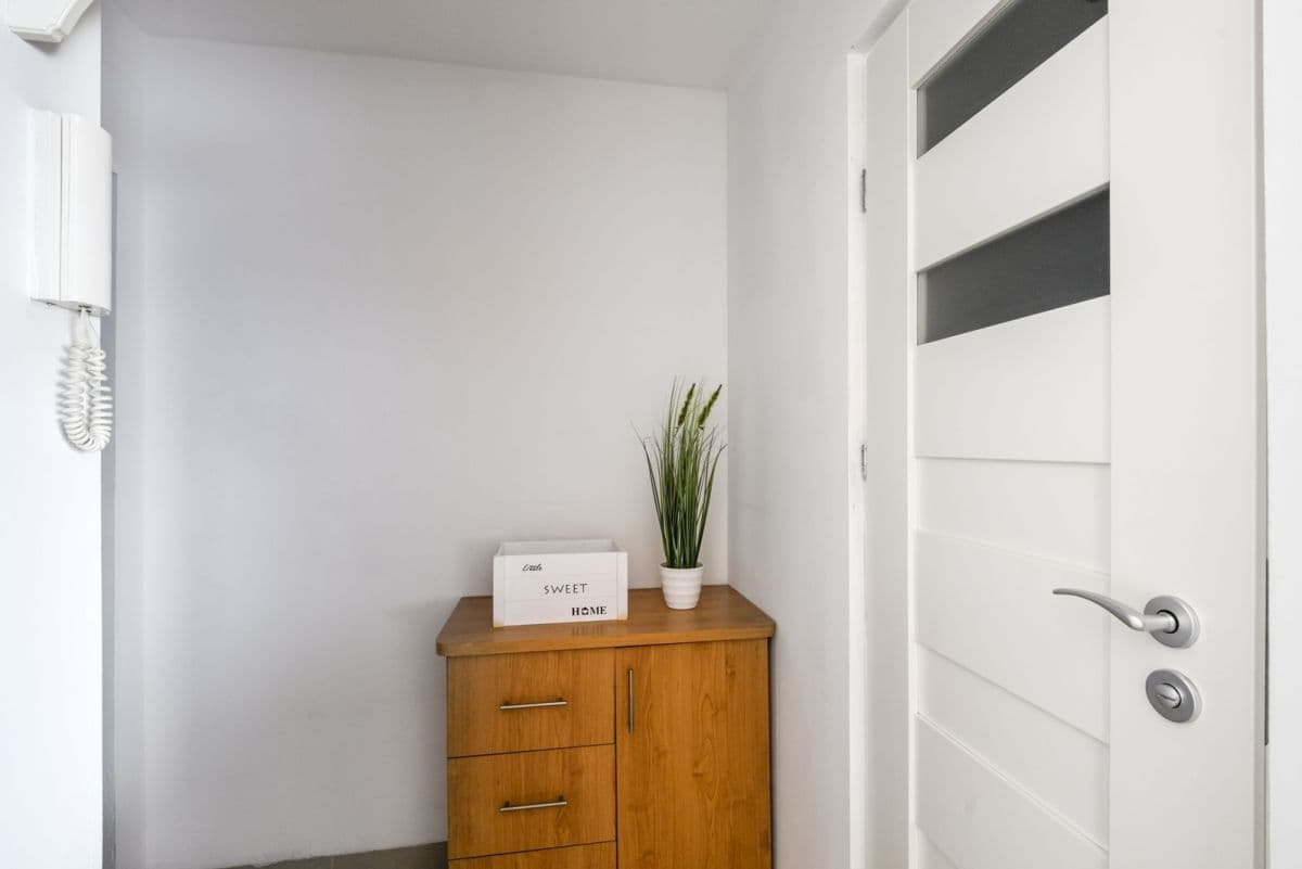 Quiet 2-room apartment in central Warsaw – 8