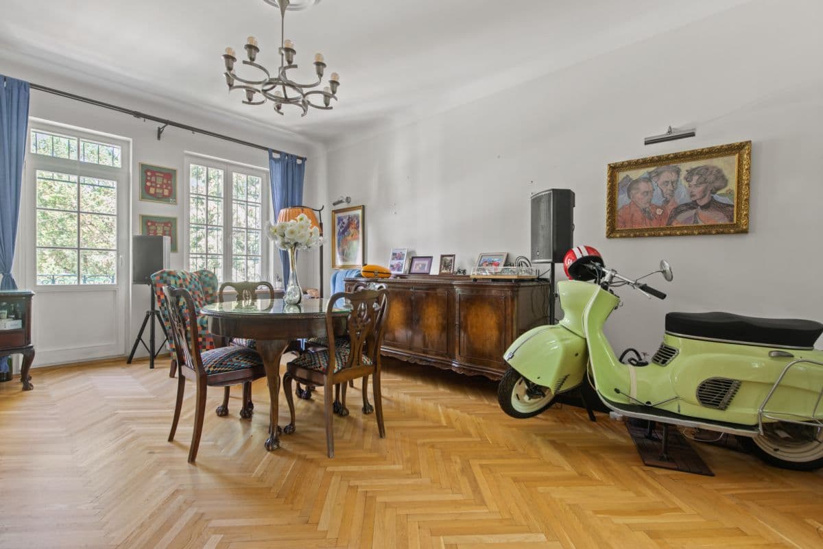 Historic apartment in prestigious Saska Kępa – 1