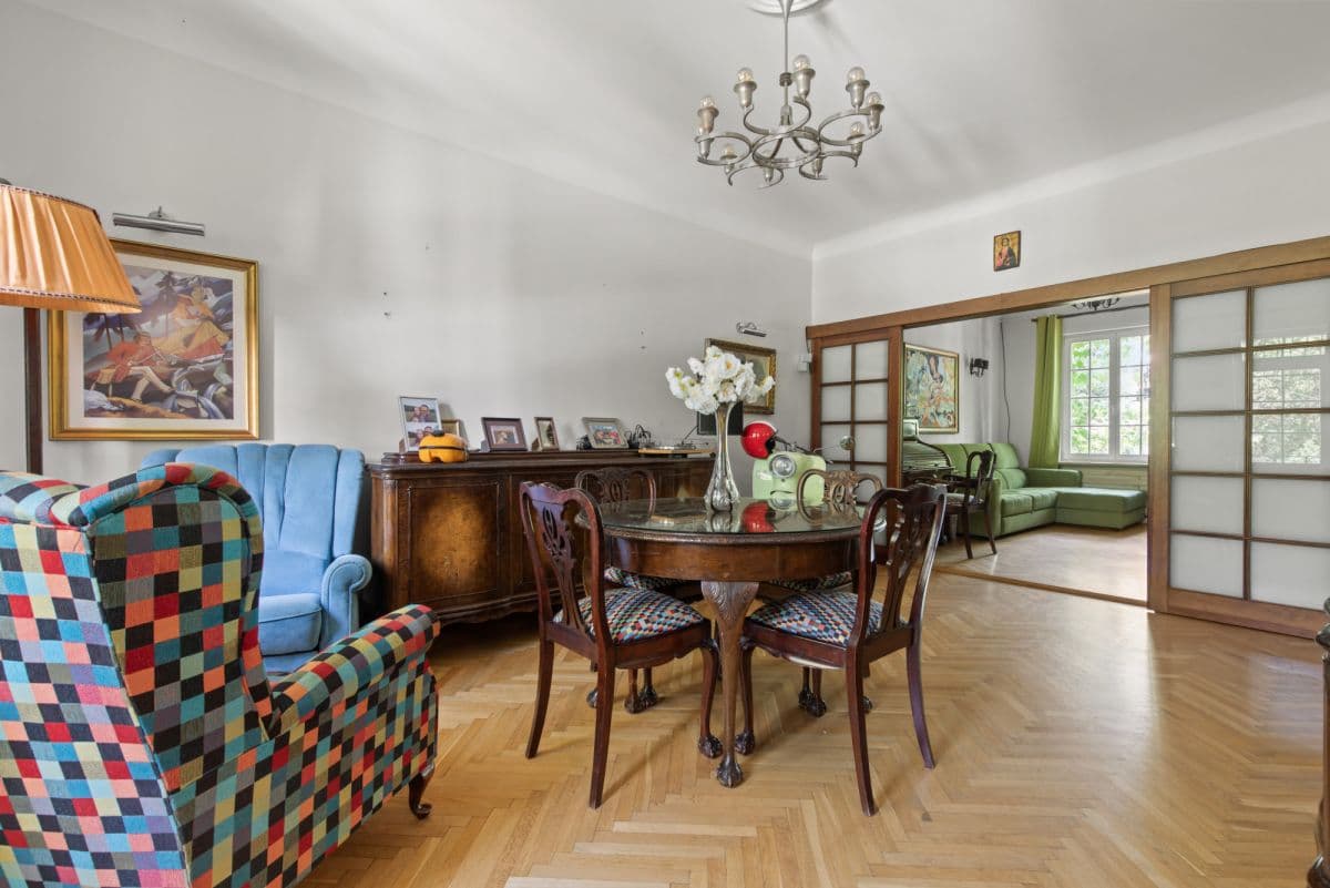 Historic apartment in prestigious Saska Kępa – 3