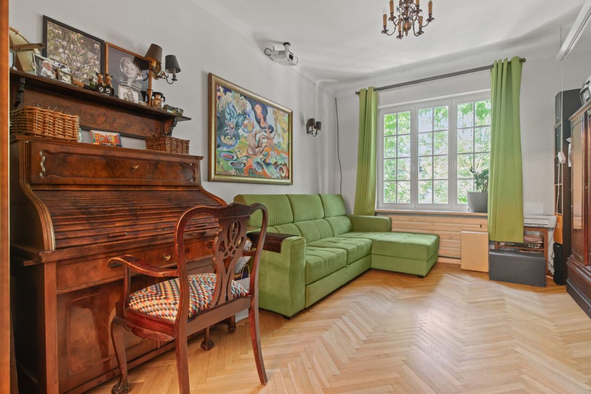 Historic apartment in prestigious Saska Kępa – 4