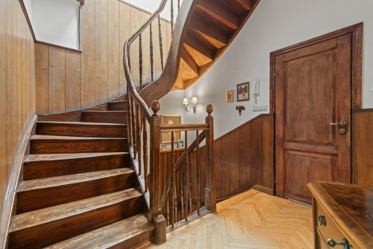Historic apartment in prestigious Saska Kępa – 13