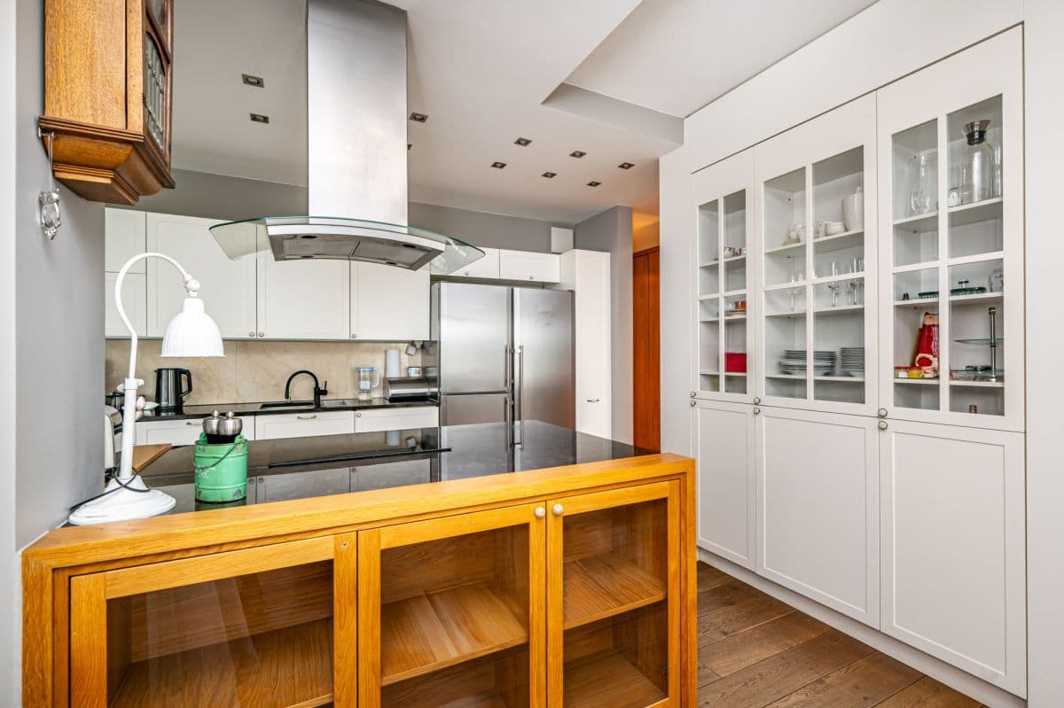 Spacious 3-bedroom apartment in prestigious Marina Mokotów – 11