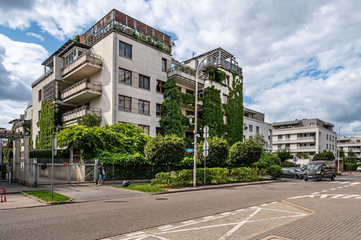 Spacious 3-bedroom apartment in prestigious Marina Mokotów – 37