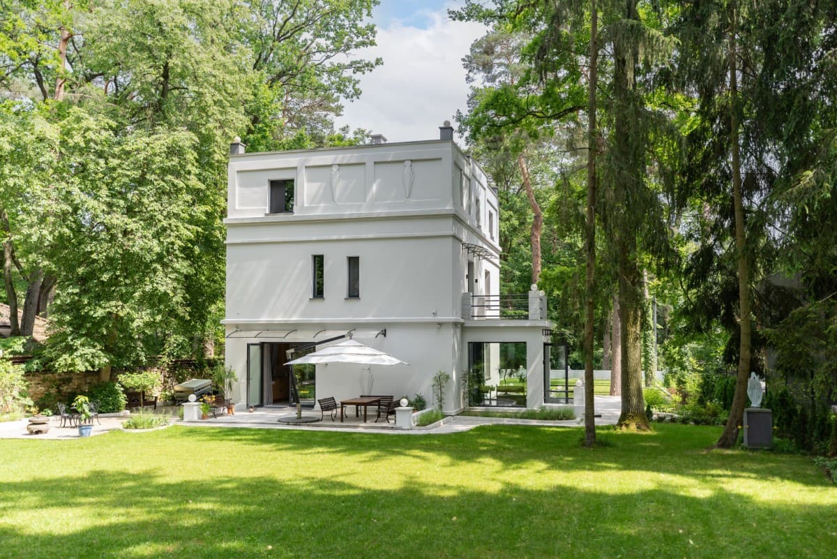 Restored villa in peaceful Zalesie Dolne – 3