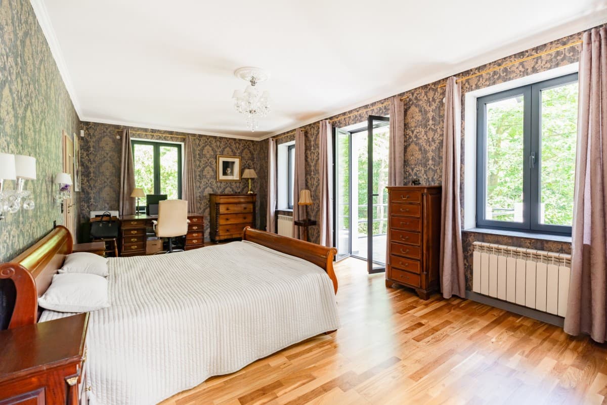 Restored villa in peaceful Zalesie Dolne – 9
